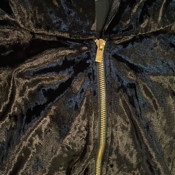 Black Fabletics hooded zip up jacket - Picture 3 of 4